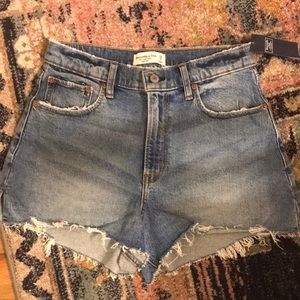 Abercrombie High Waist Curve Love Mom Jean Shorts